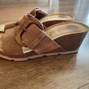 Sandale sport chic en suède brun roux, semelle compensé en liège